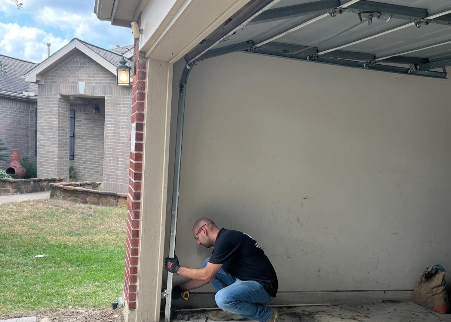 Professional Garage Door Repair Burr St, Houston, TX